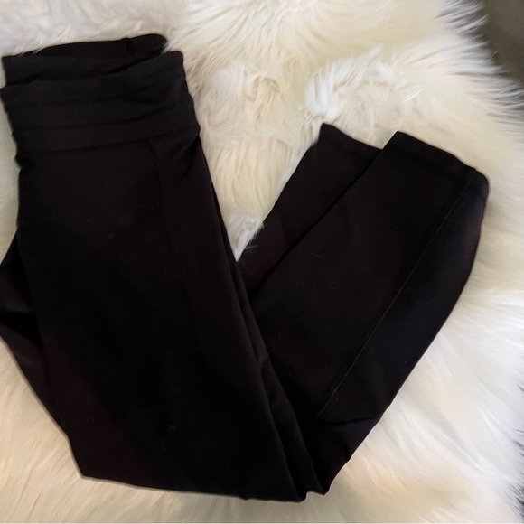 lululemon athletica Pants - Lululemon mid rise align cropped leggings